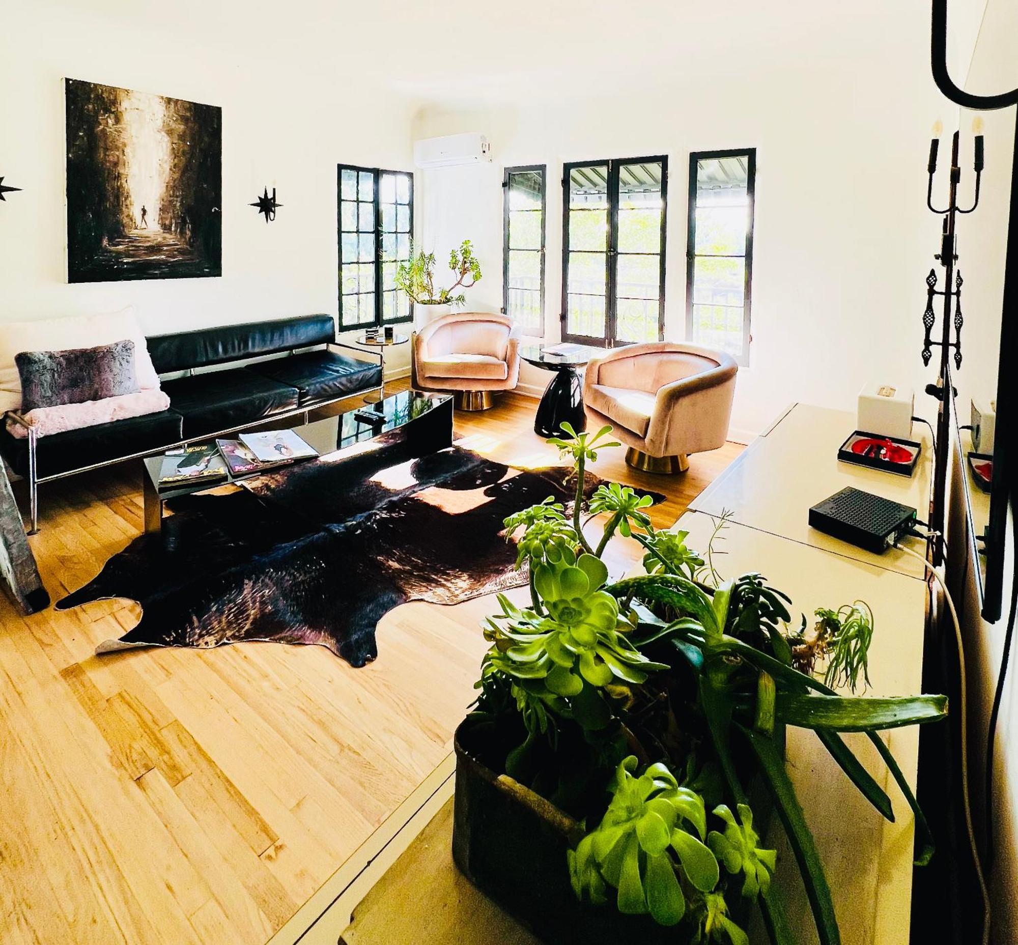 Casa de férias Spanish In Franklin Hills Walk To Sunset Junction By Jordannella Realty Los Angeles